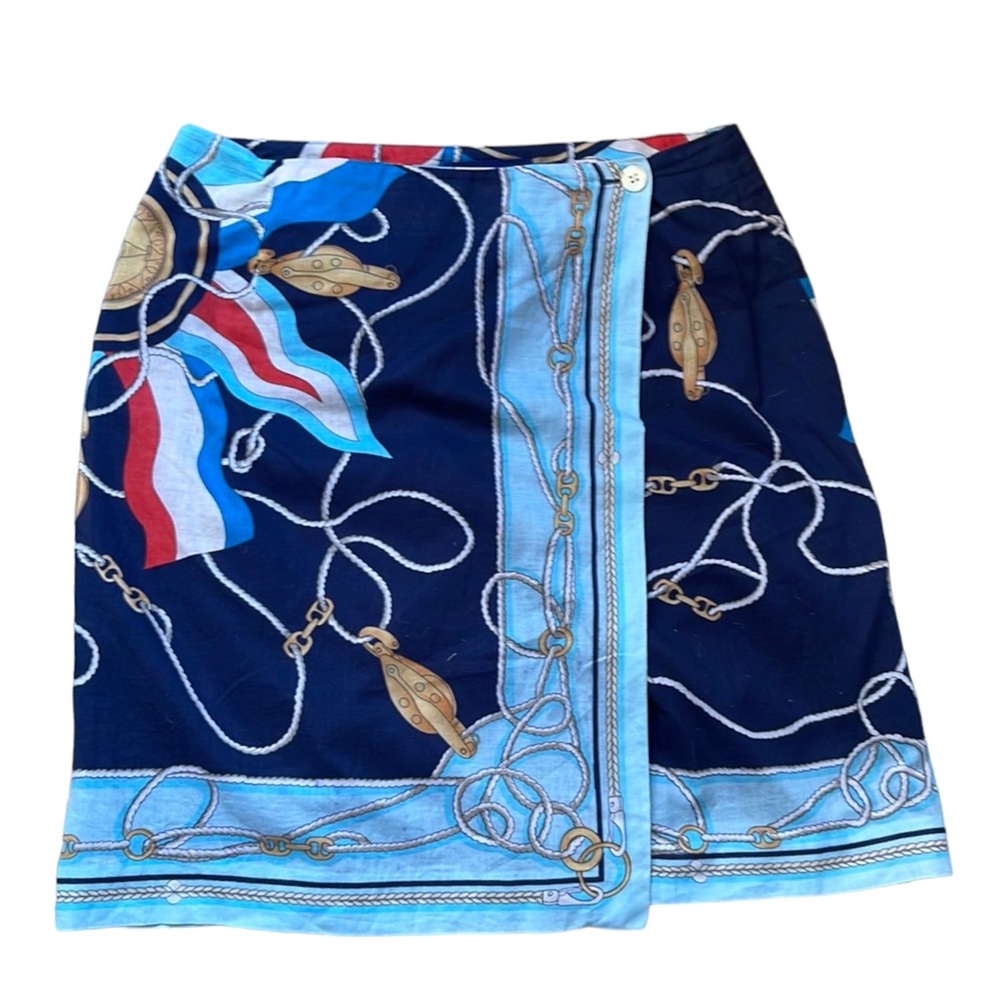 Knee length wrap skirt. Comfortable and casual. 💯 cotton.
